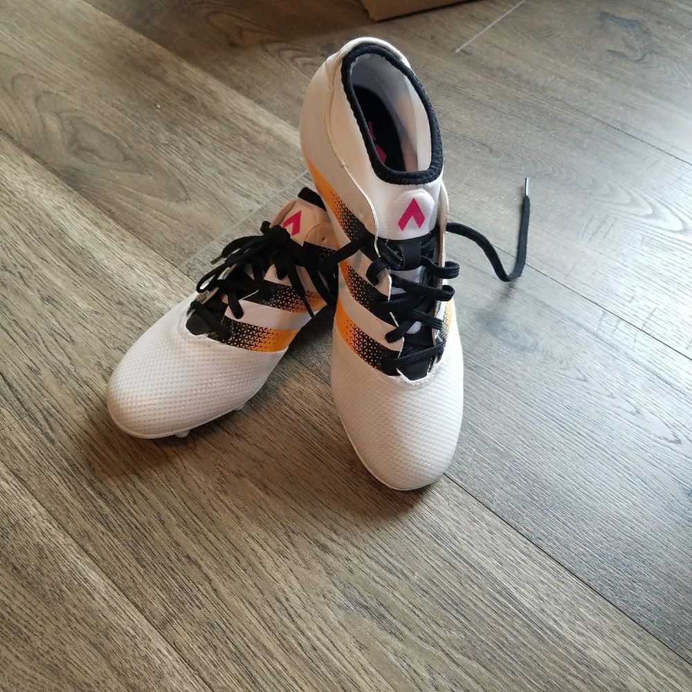 Adidas women's soccer cleat