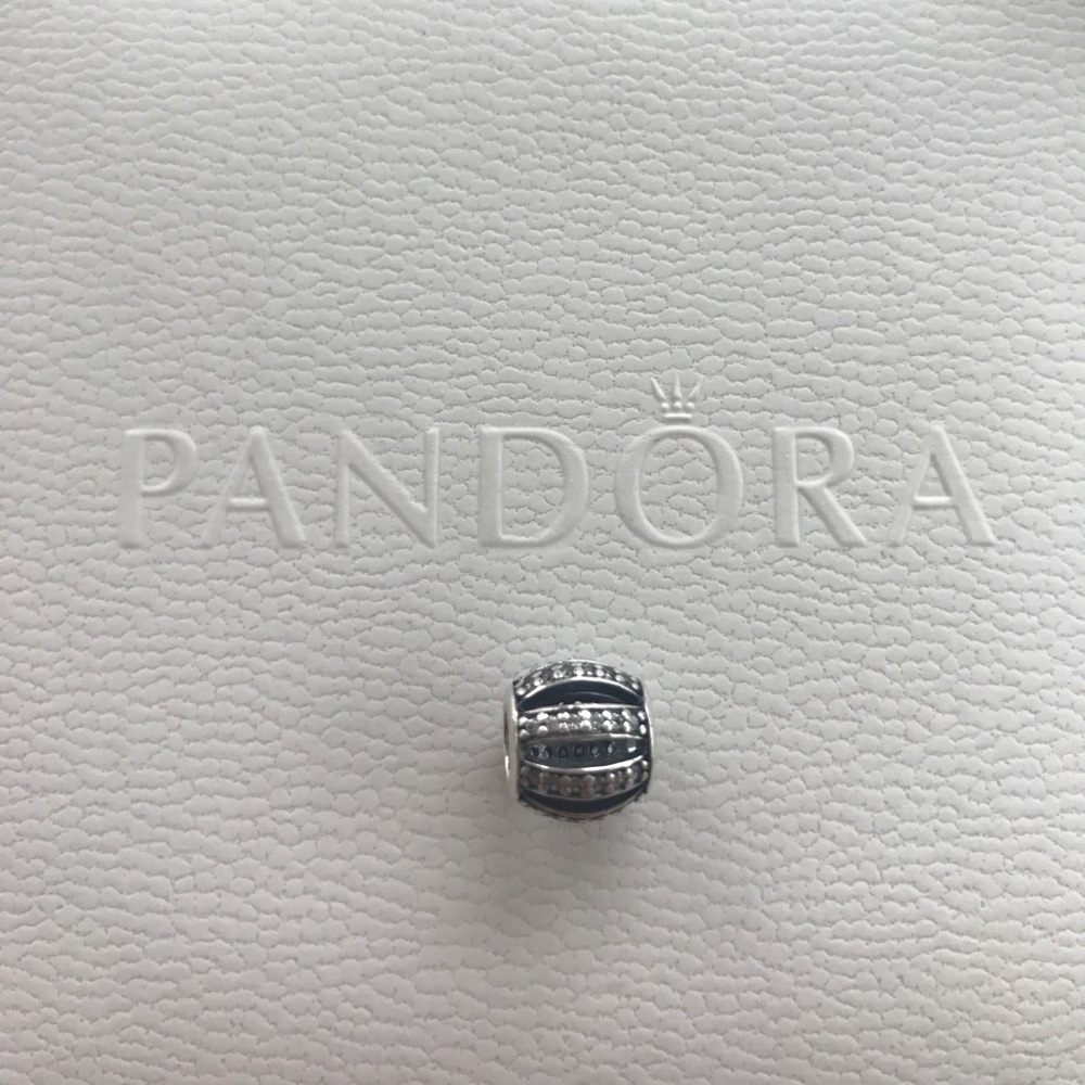 Authentic "Leading Lady" Pandora bead