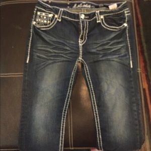 Adorable Bling Dark Blue Jeans w a Vintage look