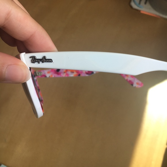 white Ray-Ban wayfarer with floral interior! - Picture 5 of 6