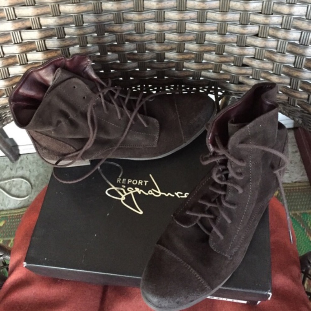 Report Signature dark brown leather booties