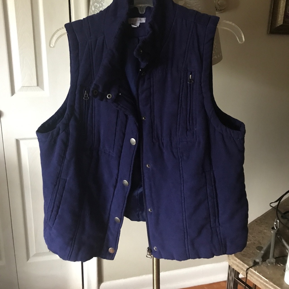 Soft exterior vest, runs small