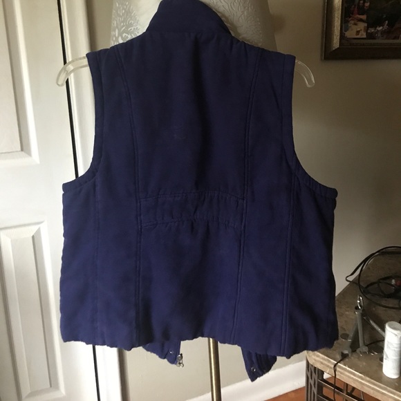 Soft exterior vest, runs small - Picture 2 of 2