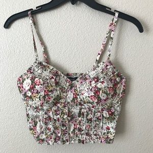 ❌sold❌Floral crop top!