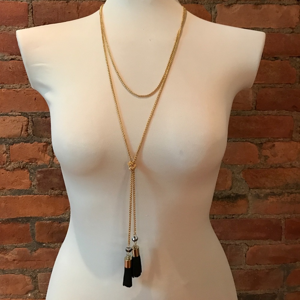 NWT Necklace!!