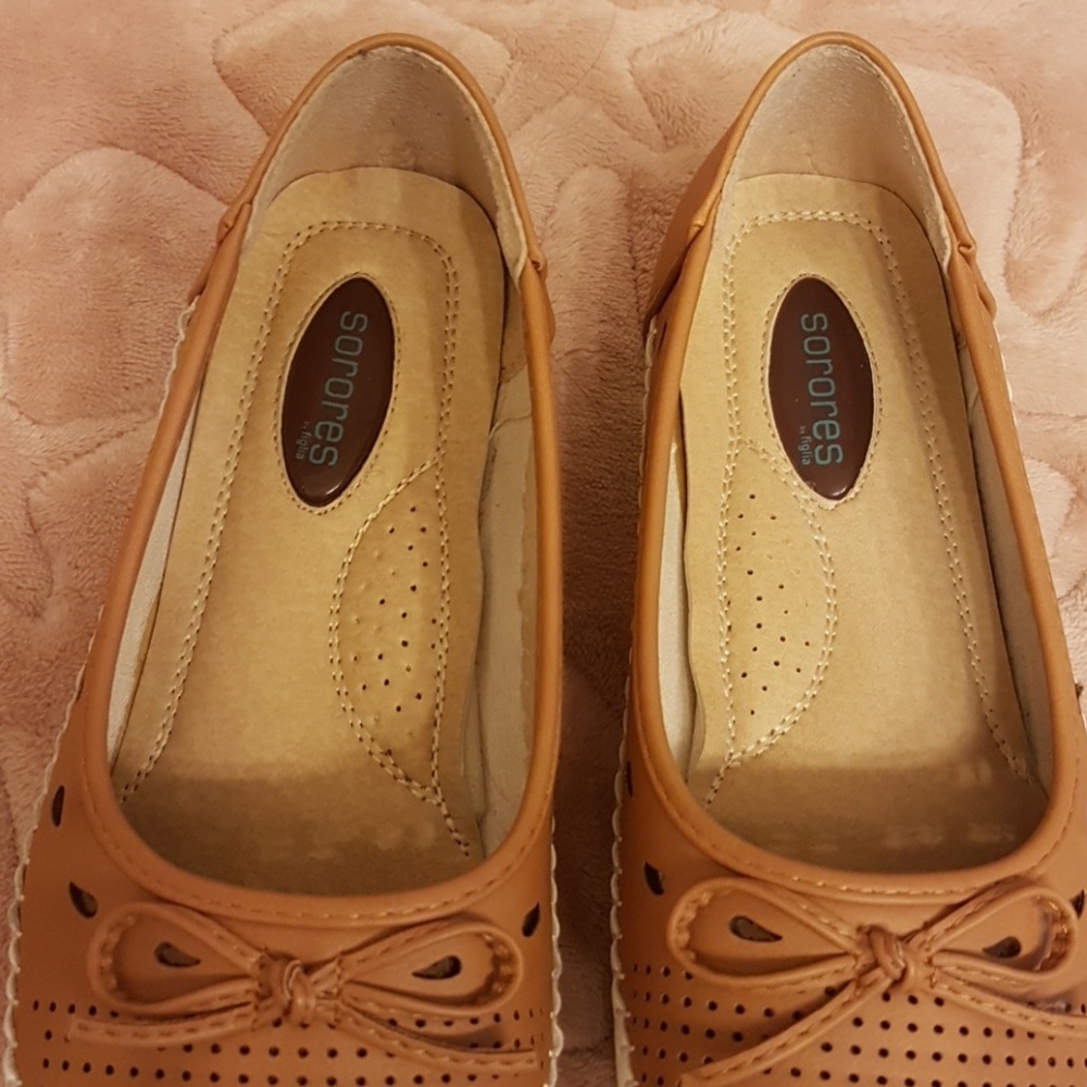 Shoes - Picture 4 of 4