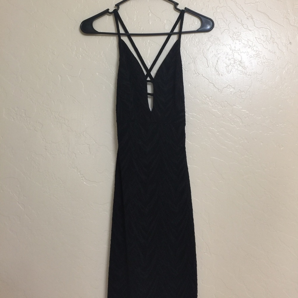 Black dress, open back, gorgeous detail