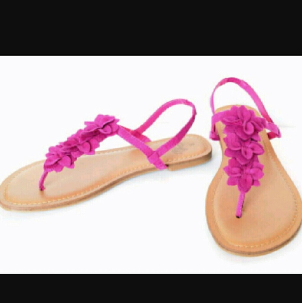 Strappy  sandals 👡