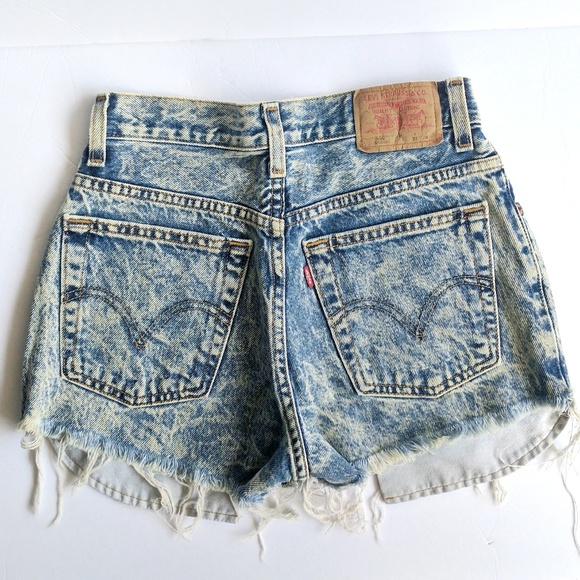 SOLD* on ♏ercari. Levis Hi Rise Waisted Shorts - Picture 3 of 6