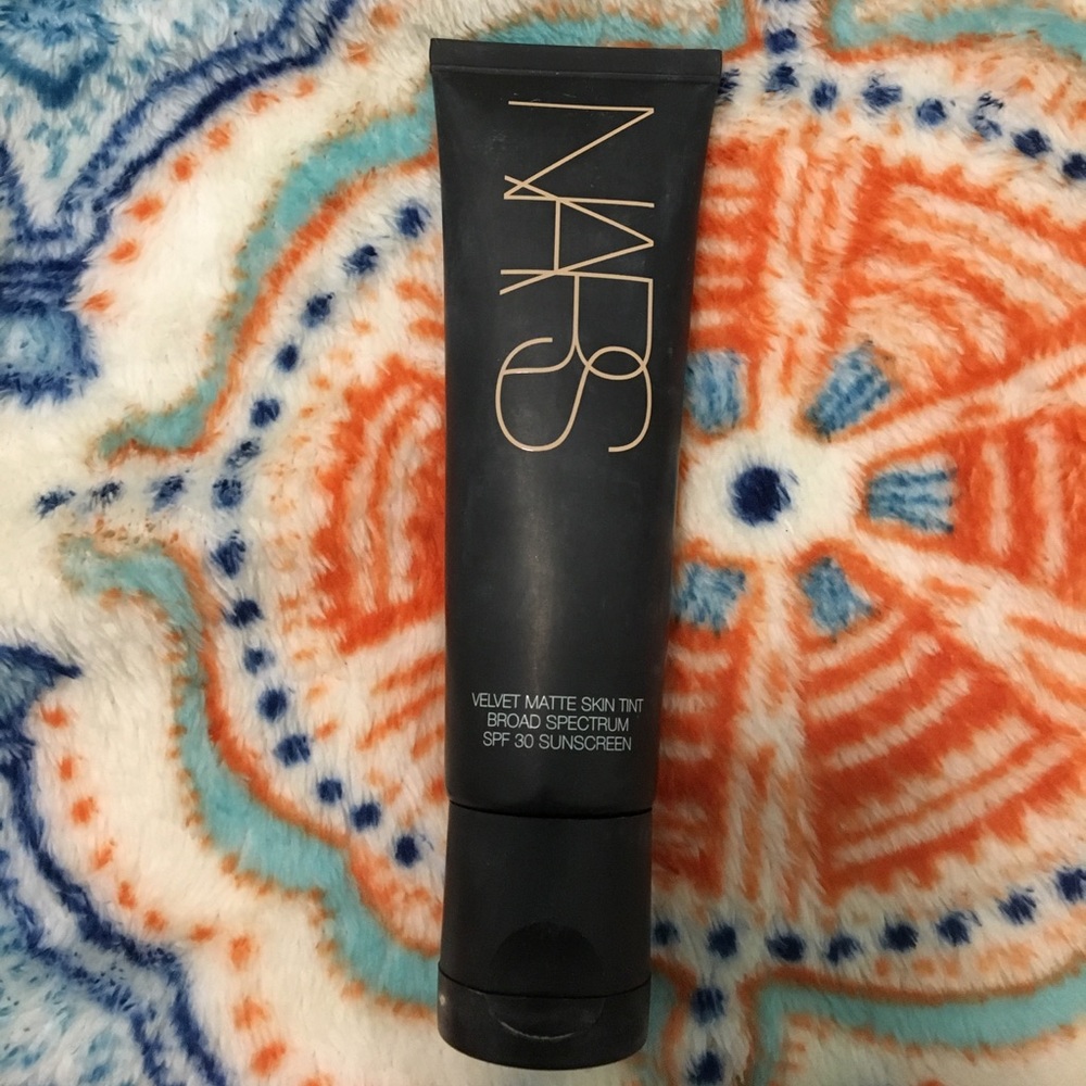 NARS - Velvet Matte Skin Tint