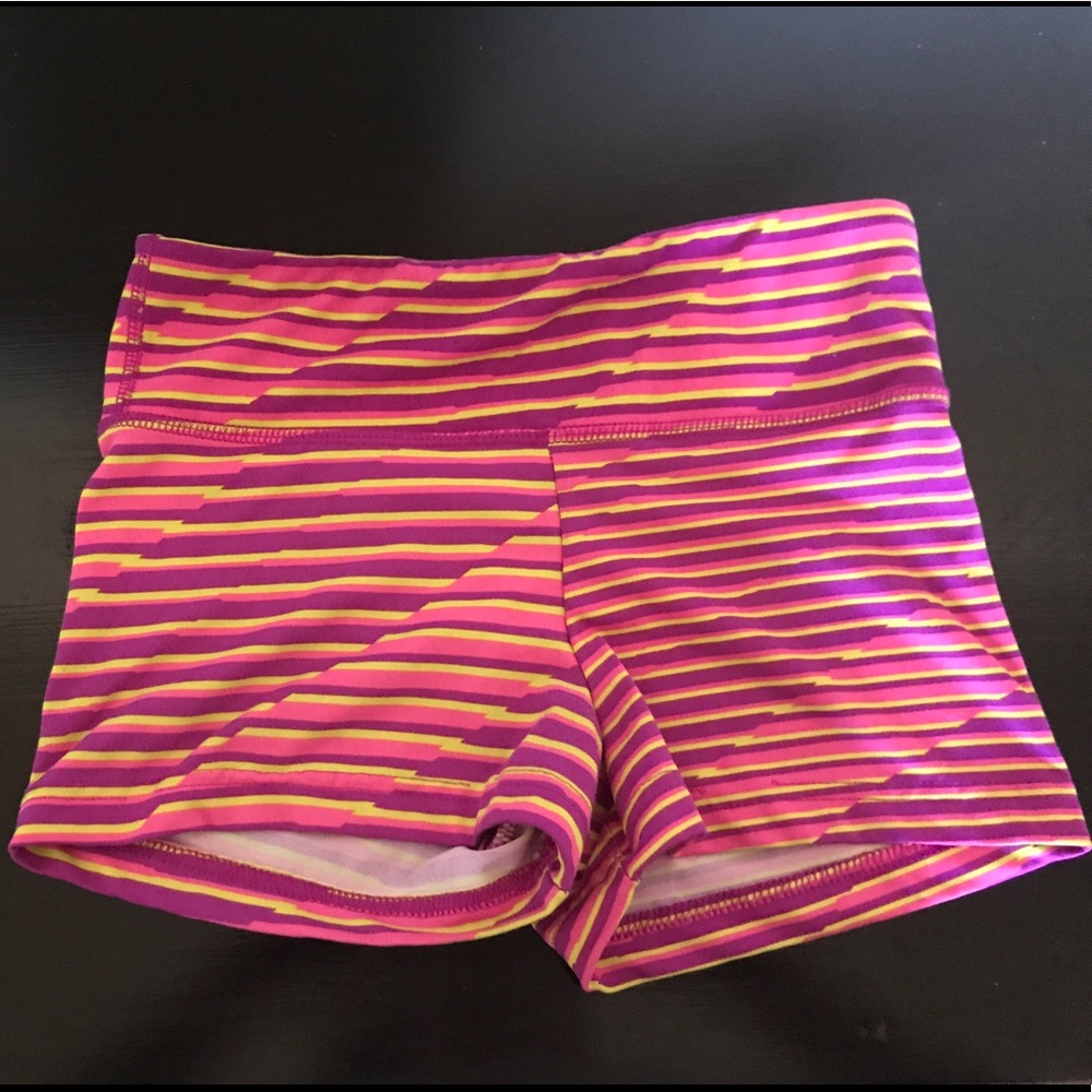 Cute booty/yoga/crossfit/gym striped  shorts