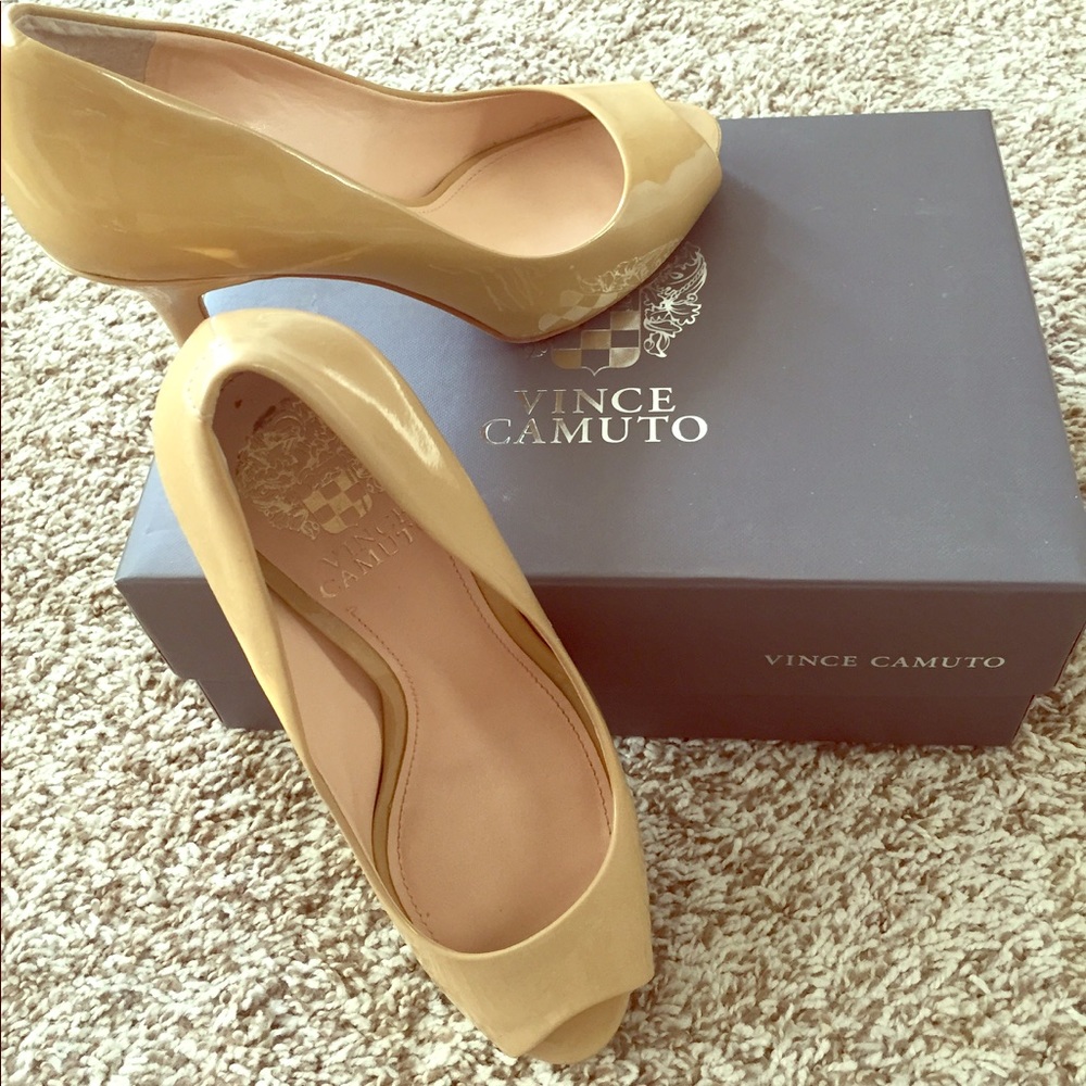 Authentic Vince Camuto Nude Soft Cow Lorim
