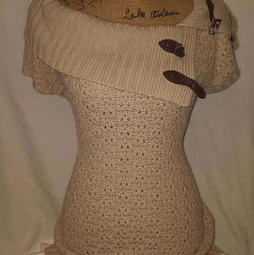 Cowl neck short sleeve