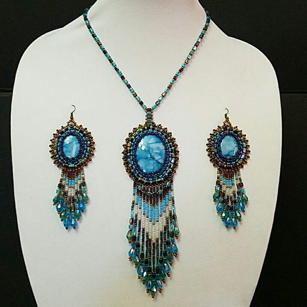 Handmade oval beaded set / necklace and earrings