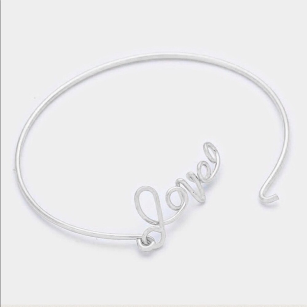 💕LOVE silver hook bracelet!💕
