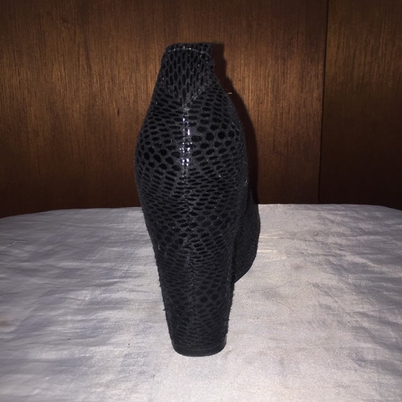 Jeffrey Campbell Snake Print zip wedges - Picture 4 of 6