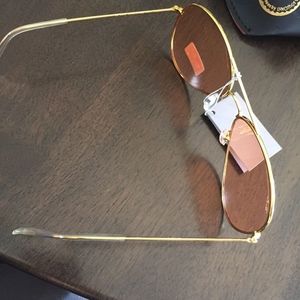 RAY-BAN AVIATOR SUNGLASSES- WOMENS- BRAND NEW!!