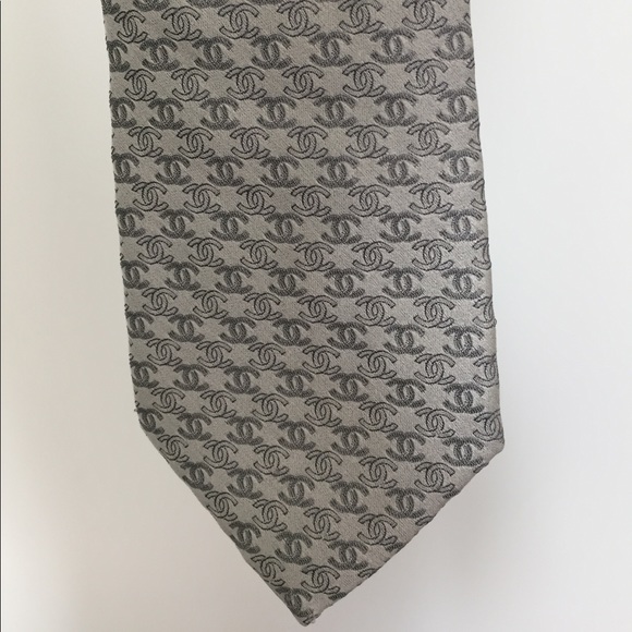 Chanel tie - Picture 3 of 5