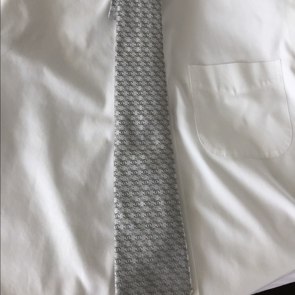 Chanel tie - Picture 5 of 5