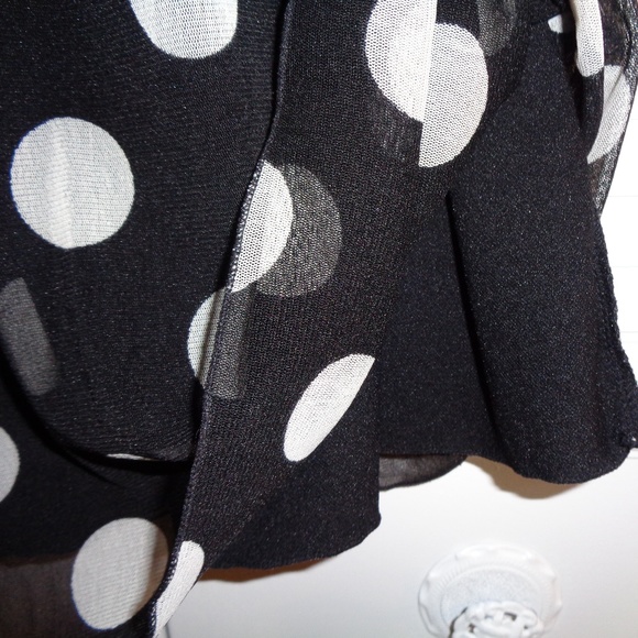 Bold Dot-Print Top M-L (L) - Picture 7 of 8