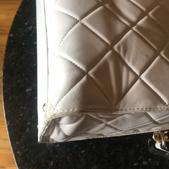 Michael Kors Hamilton Tote in Cream - Picture 4 of 8