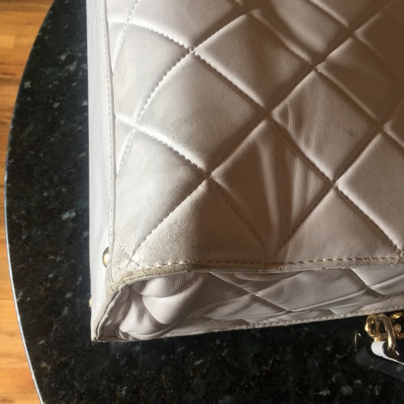 Michael Kors Hamilton Tote in Cream - Picture 5 of 8