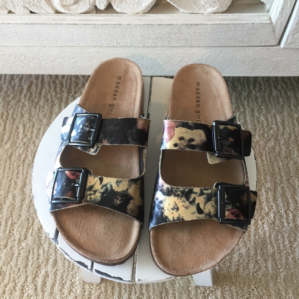 💛ONE LEFT💛 Steve Madden Velvet Floral Sandals - Picture 2 of 3