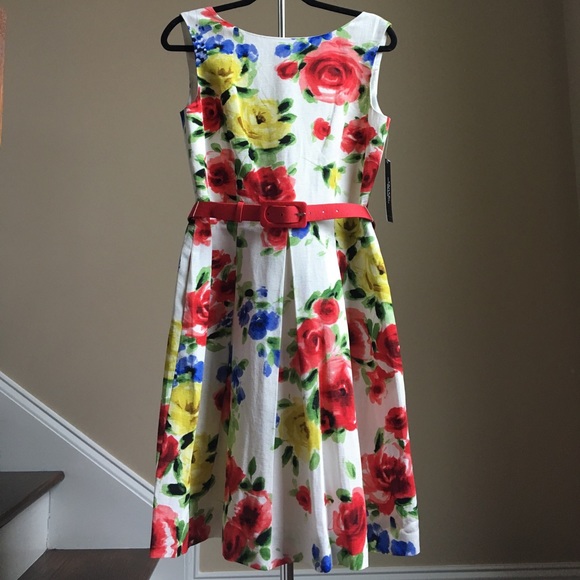 ✨ Floral Tahari Dress - Picture 5 of 8