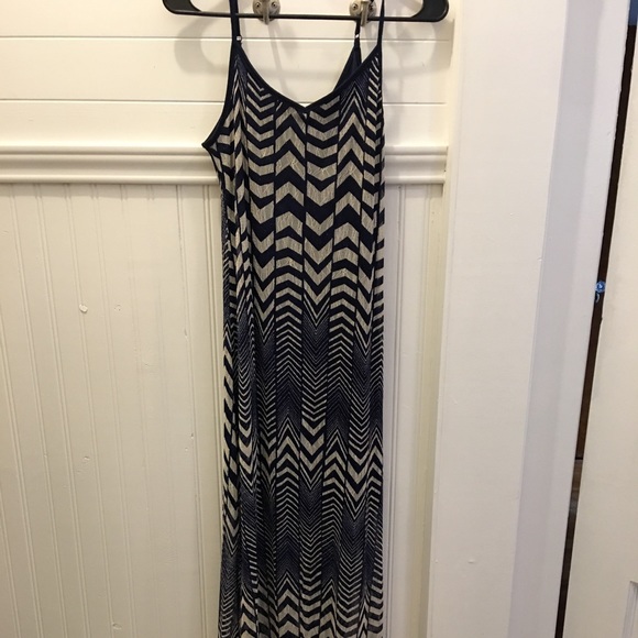 🎉2/$20🎉 ✨Lace maxi - Picture 4 of 8