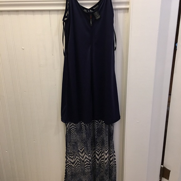 🎉2/$20🎉 ✨Lace maxi - Picture 6 of 8