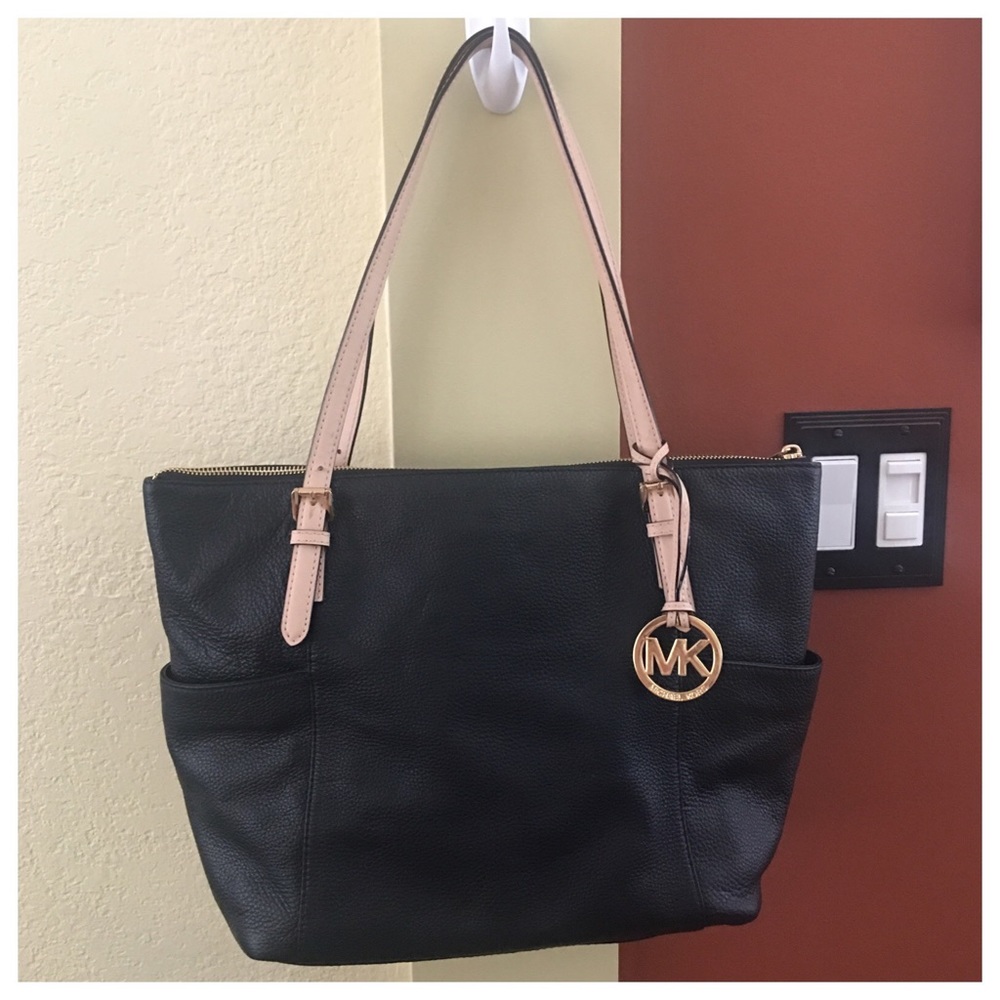 MICHAEL KORS AUTHENTIC LEATHER LIKE-NEW PURSE