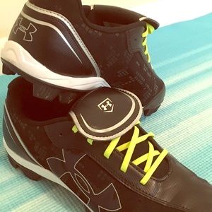 Women's Under Armour Soccer Cleat