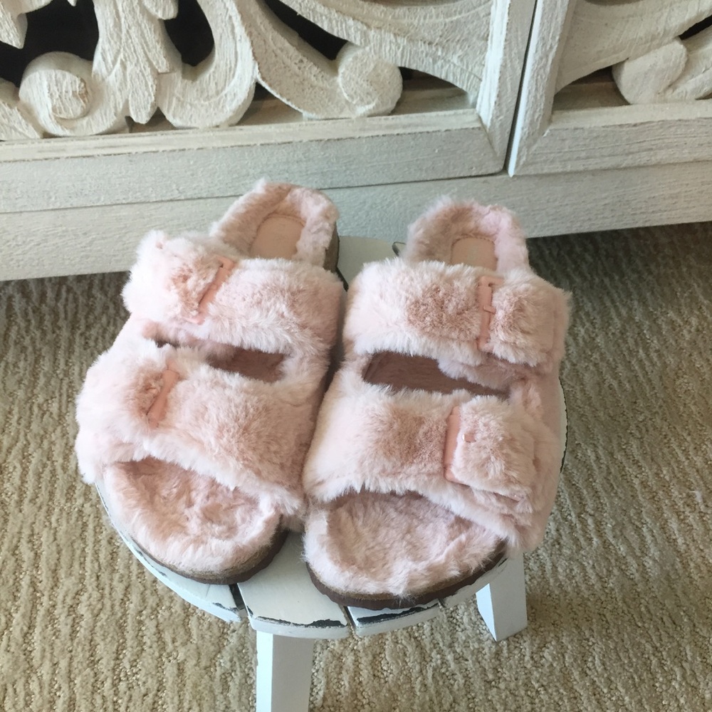 Steve Madden Fluffy Pink Sandals - Picture 2 of 4