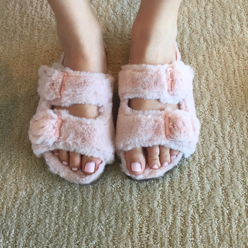 Steve Madden Fluffy Pink Sandals - Picture 3 of 4