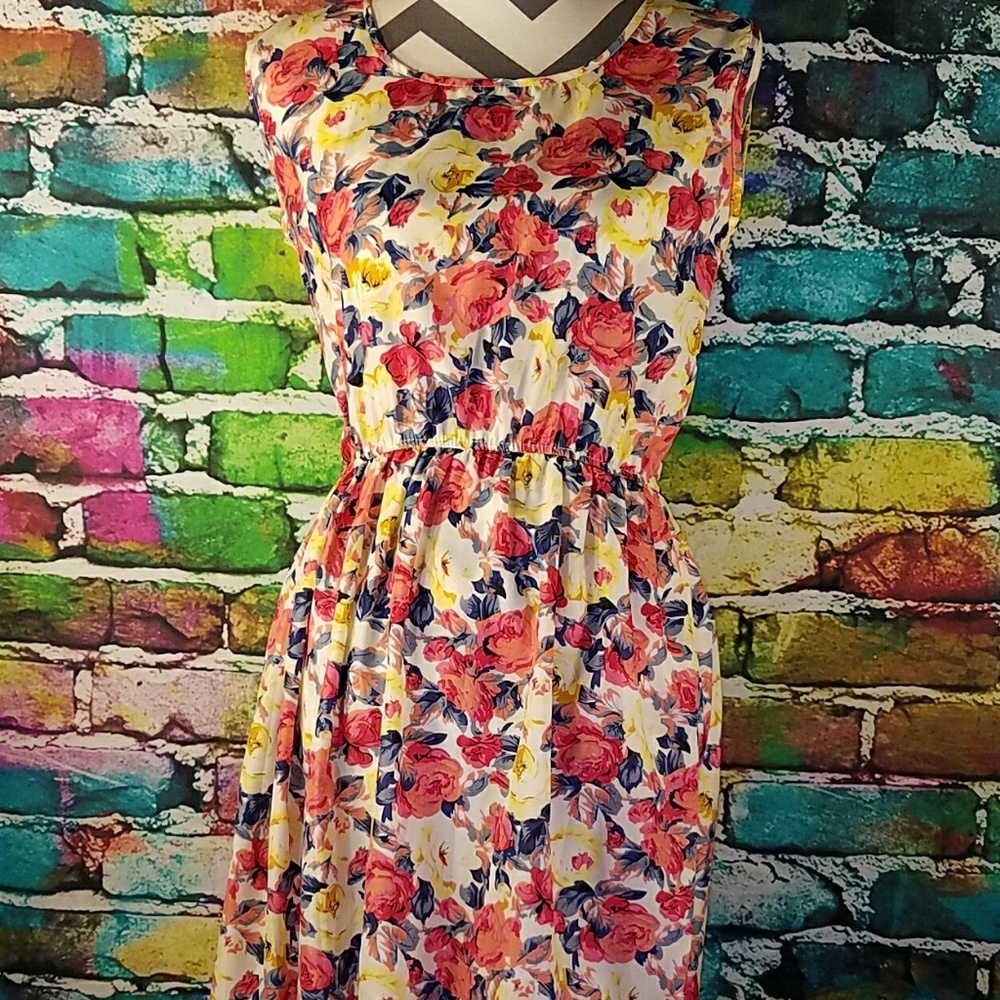 Dress - Picture 2 of 2