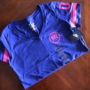 NWT Nike V Neck T Shirt