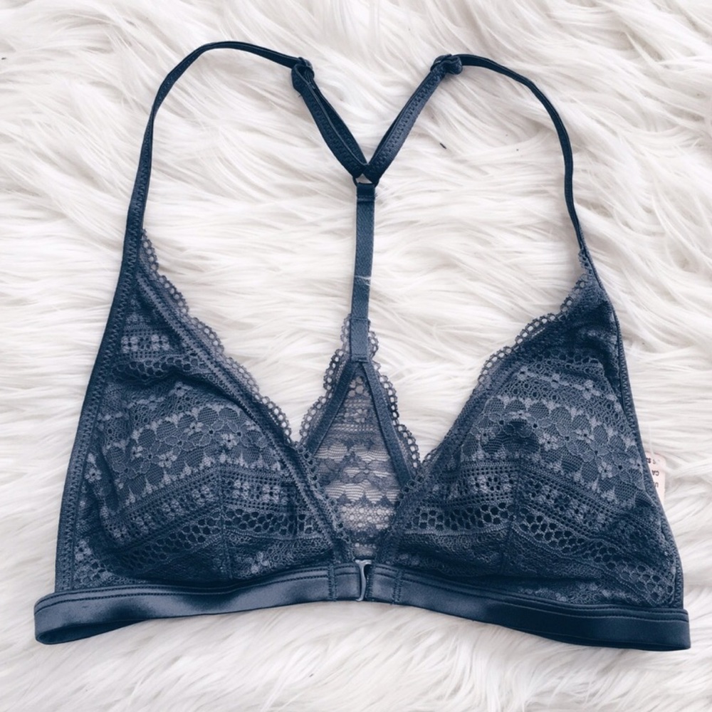 NWT VS Grey Front Close Bralette