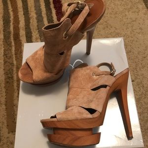 Jessica Simpson heels
