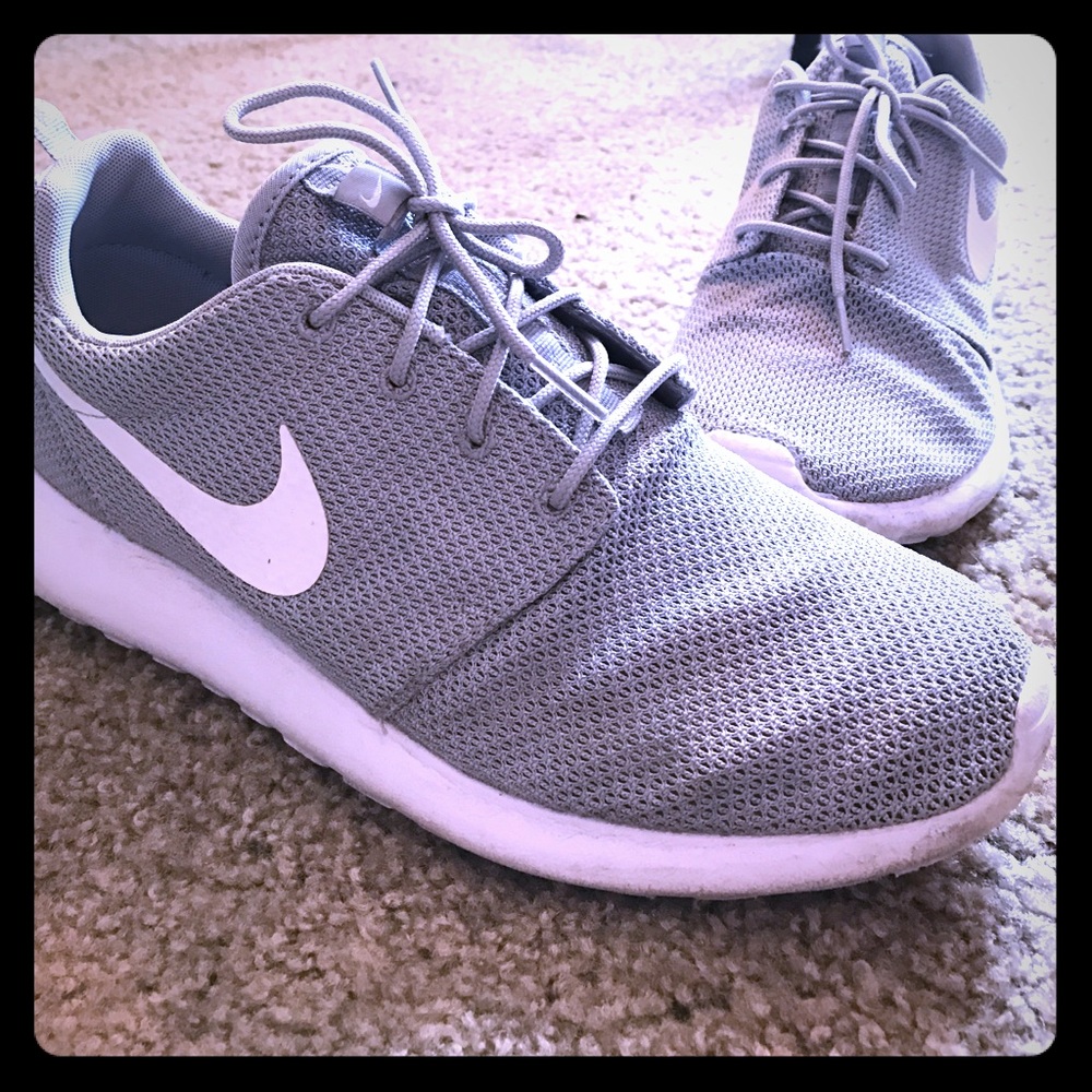 Nike roshe runs size 10.5 U.S. men's