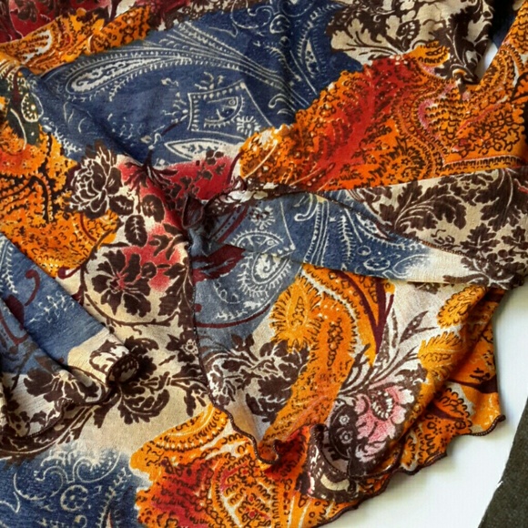 Asymmetrical multi color Top  by Finesse size 6-8 - Picture 5 of 5