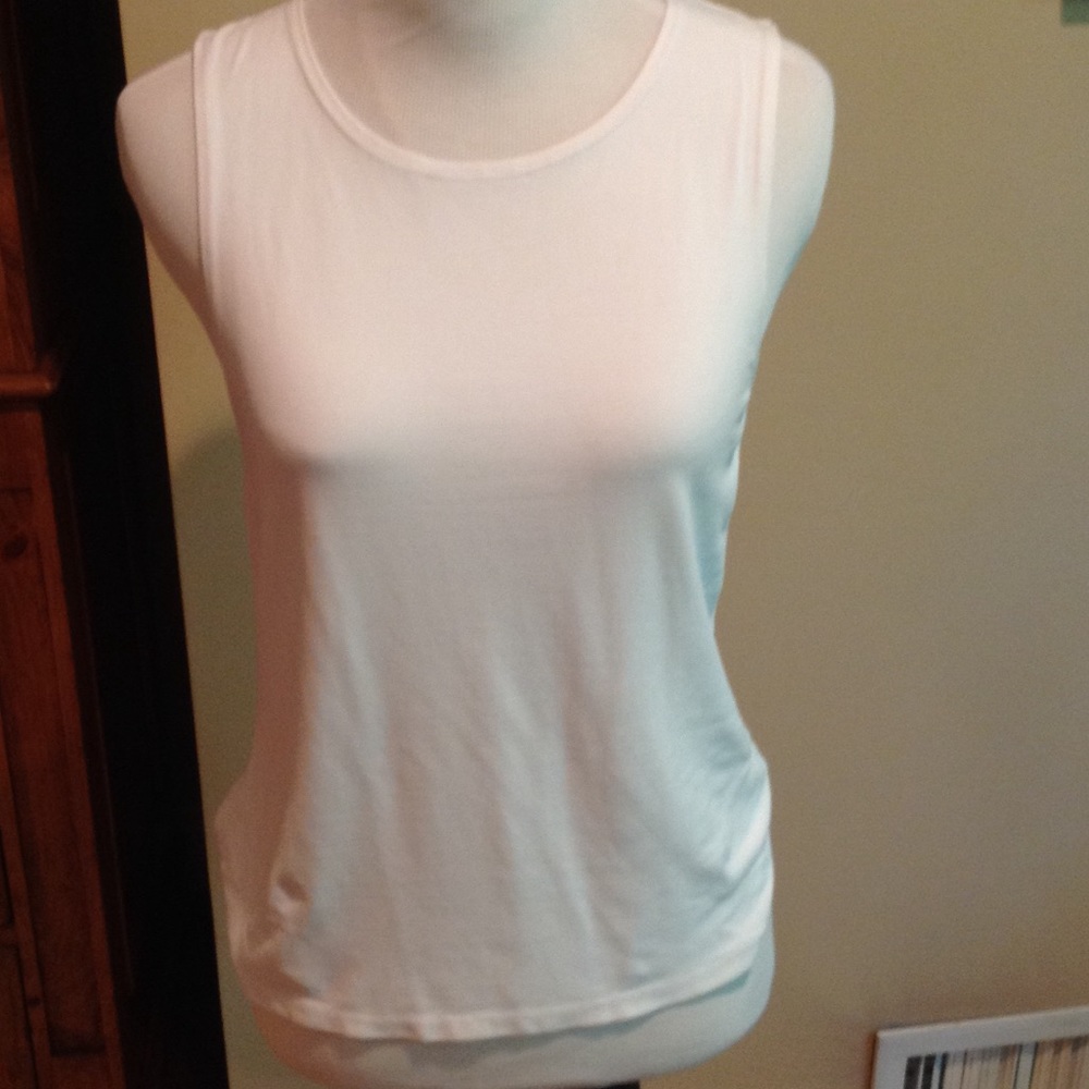 Simple White Loose-Fitted Tank Top
