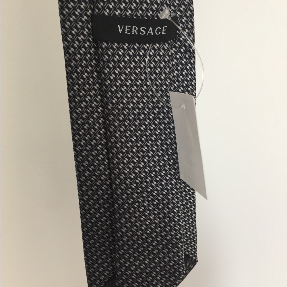 Versace tie - Picture 5 of 6