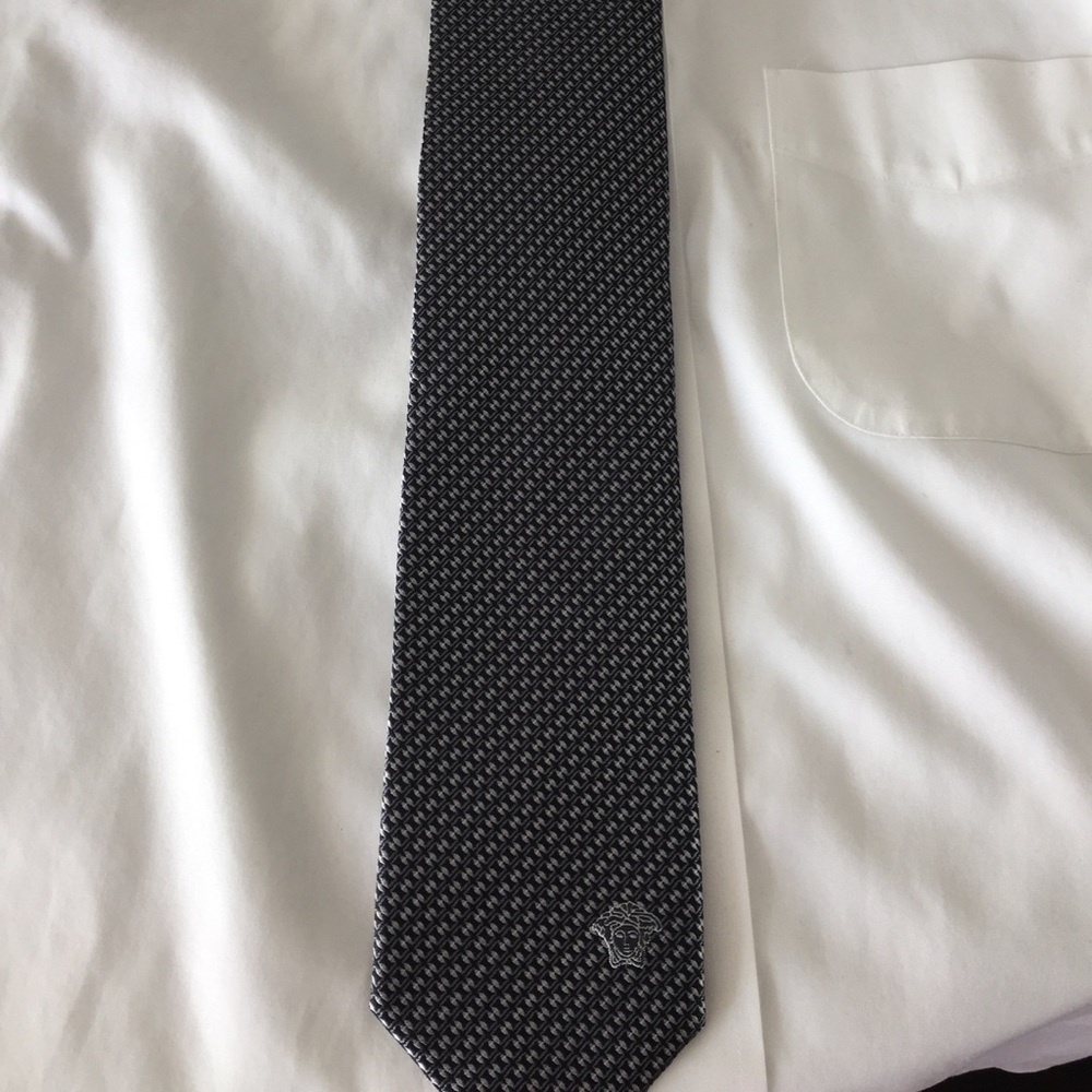 Versace tie - Picture 6 of 6