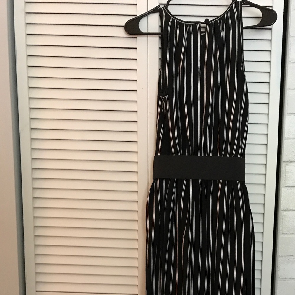 Formal dress - Picture 3 of 3