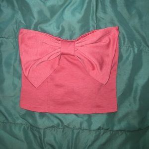 Bow tie crop