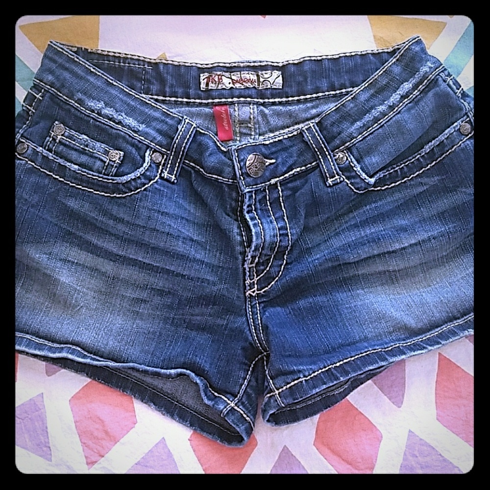🛇SOLD🛇 BKE Denim Shorts Sz- 28