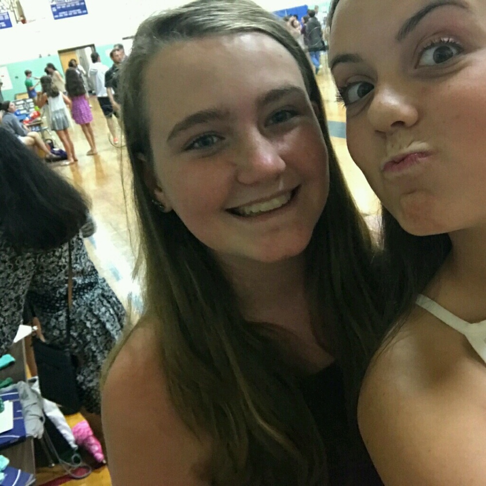 Meet your Posher, Mae