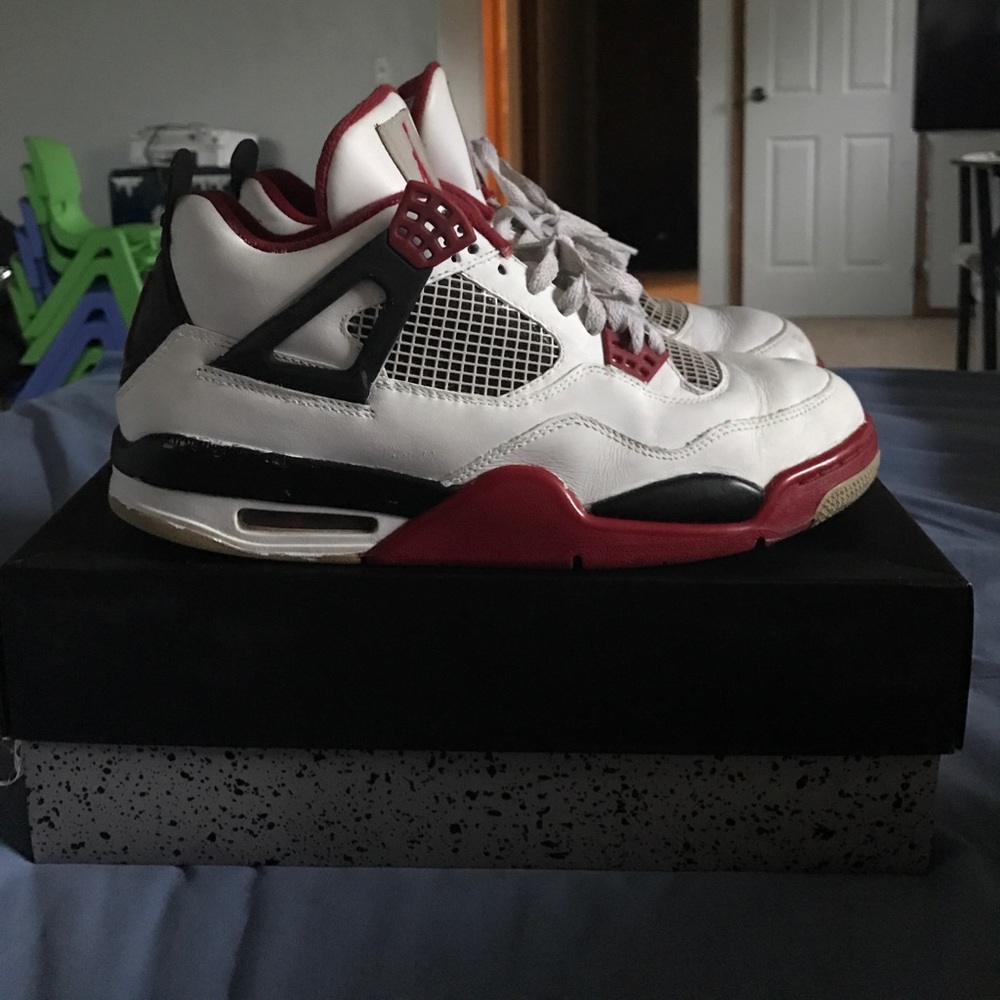 Retro Jordan 4 good condition with OG box