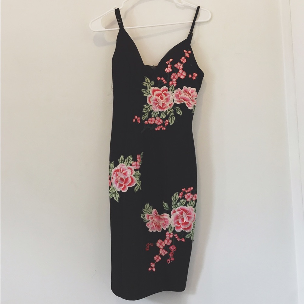black floral bodycon dress