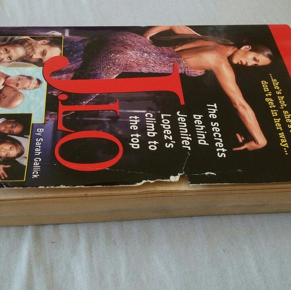 J.Lo "The Secrets Behind Jennifer Lopez" Book - Picture 4 of 4